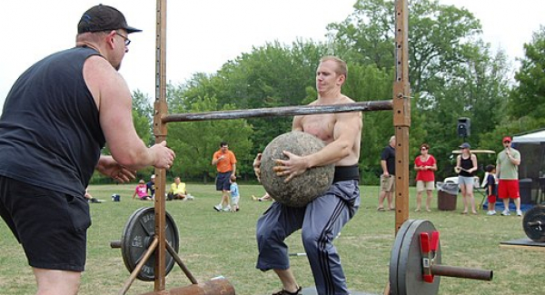 By stu_spivack (Jack Katz Memorial Strong Man Competition) [CC BY-SA 2.0 (http://creativecommons.org/licenses/by-sa/2.0)], via Wikimedia Commons